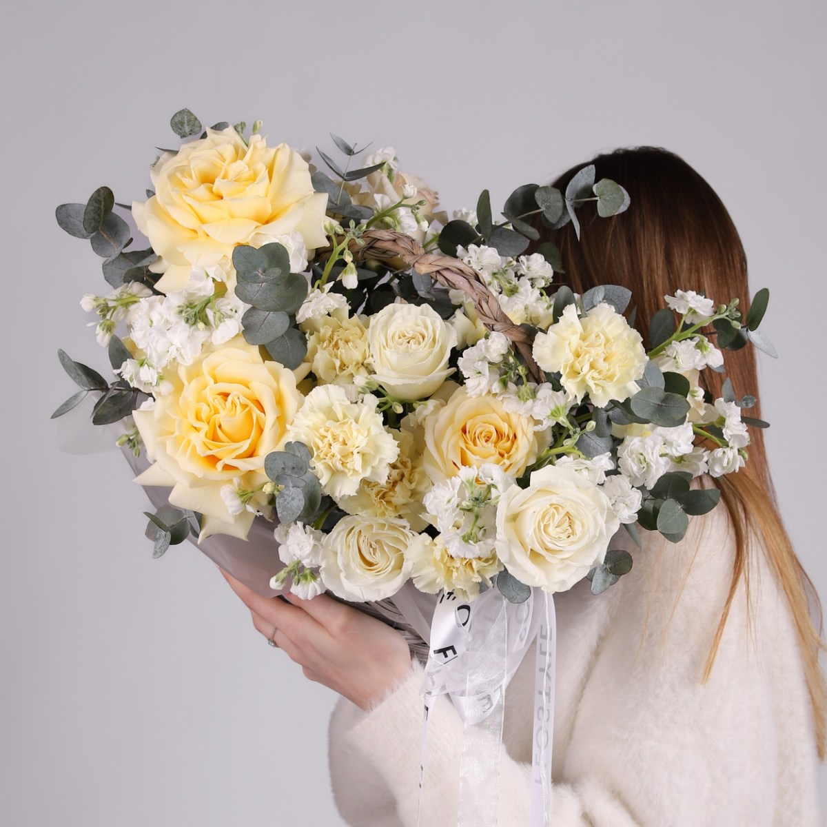 Красивая большая корзина цветов 